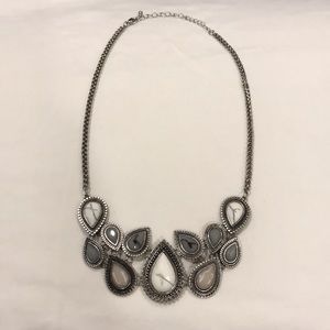 Silver pendant necklace